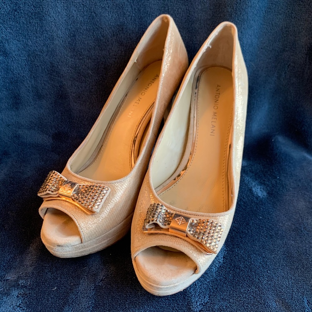 Bow Heels